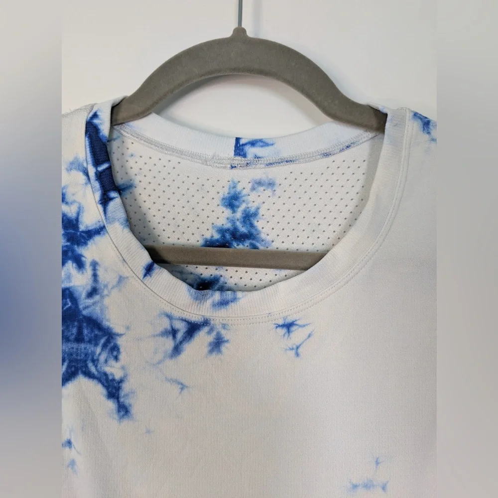 Lululemon Train to Be Tank *Shibori Regatta Blue Size S